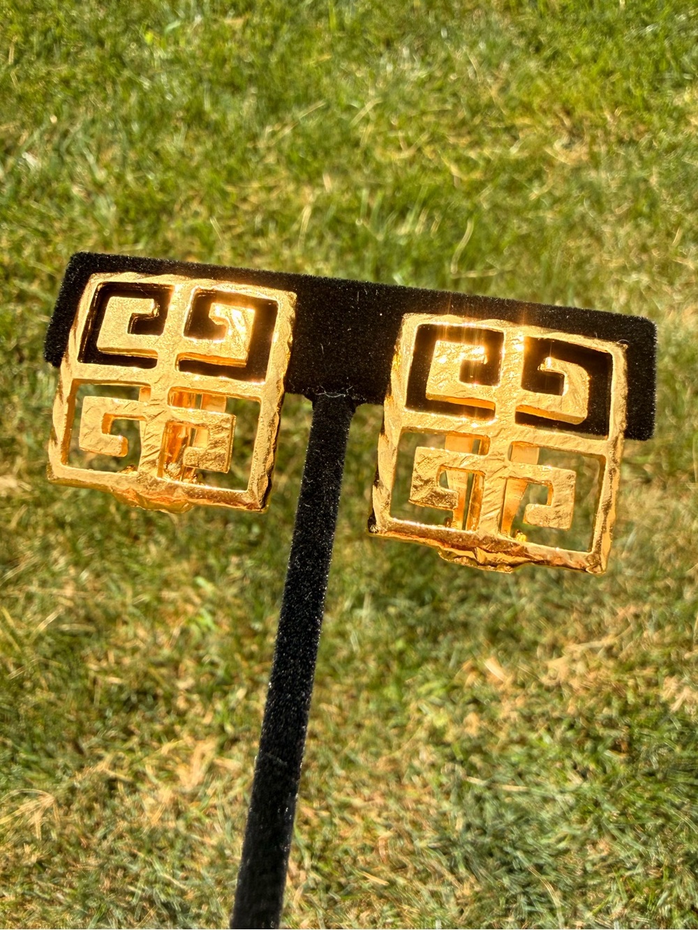 Vintage Givenchy Modernist Hammered Goldtone 4G Earrings - Picture 6 of 6